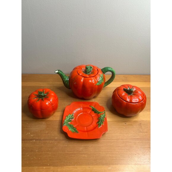 Vintage tea set ceramic tomatoe maruhon tea pot, sugar bowls and plate - Picture 1 of 8